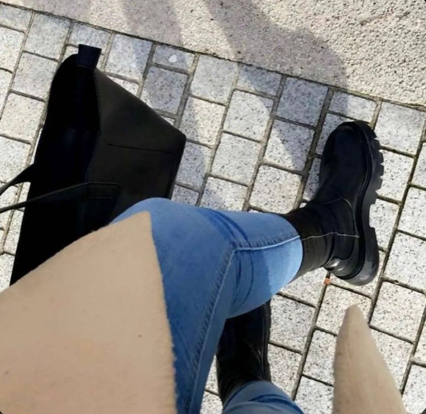 Sharon, 22